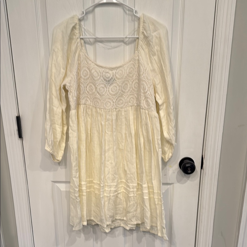 Sanctuary Cream 3/4 Sleeve Pleated Tunic